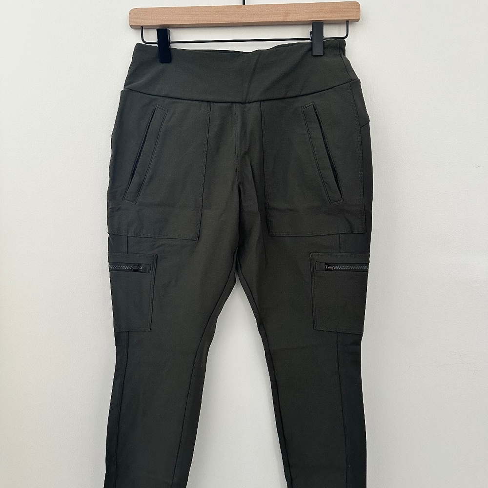 Athleta Headlands Hybrid Cargo Tight Petite SZ 6